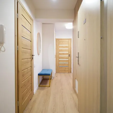 Modern 40m2 Balcony Parking Netflix Apartament
